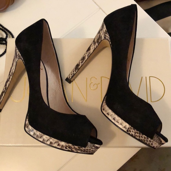 Joan & David heels - Picture 3 of 4